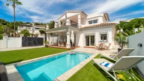 Villa con 4 dormitorios en venta en Cerros del Aguila