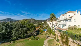 For sale Benahavis apartment with 3 bedrooms