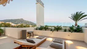 Se vende atico duplex de 3 dormitorios en Nueva Andalucia