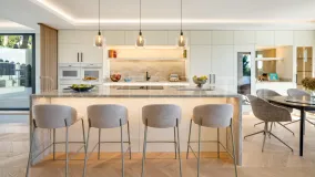Villa en venta en Cerrado de Elviria con 4 dormitorios