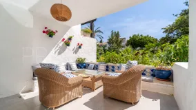 Ground floor apartment with 2 bedrooms for sale in Puente Romano II