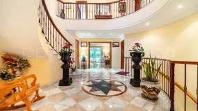 Se vende villa en Atalaya de Rio Verde con 5 dormitorios