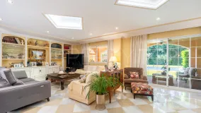 Se vende villa en Atalaya de Rio Verde con 5 dormitorios