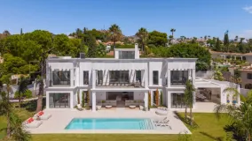 Villa for sale in El Paraiso
