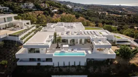 Villa for sale in Los Altos de los Monteros