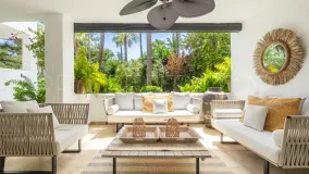 Ground floor apartment for sale in Puente Romano II with 2 bedrooms