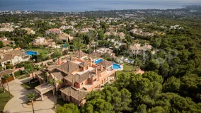 Buy villa in Sierra Blanca with 7 bedrooms