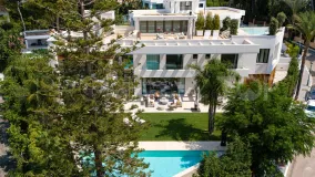 Villa con 5 dormitorios a la venta en Los Monteros