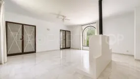 Buy villa with 4 bedrooms in Artola