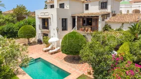 Villa pareada en venta en Marbella Hill Club con 3 dormitorios