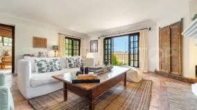 Villa pareada en venta en Marbella Hill Club con 3 dormitorios