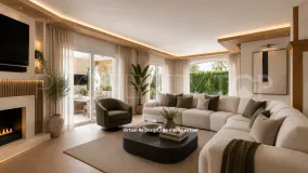 Villa for sale in Las Brisas