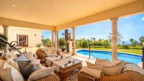Villa en venta de 5 dormitorios en Sierra Blanca