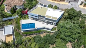 Villa for sale in Los Altos de los Monteros with 4 bedrooms