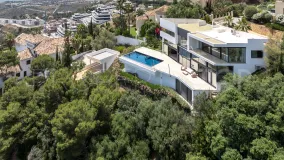 Villa for sale in Los Altos de los Monteros with 4 bedrooms