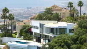 Villa for sale in Los Altos de los Monteros with 4 bedrooms