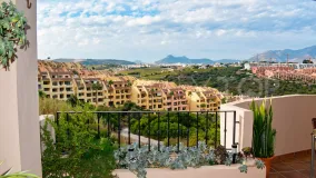 Apartamento de 2 dormitorios en venta en La Duquesa