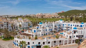 Se vende apartamento en Puerto La Duquesa de 2 dormitorios