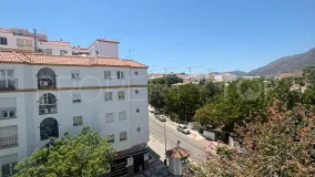 Ático con 5 dormitorios a la venta en Estepona Centro