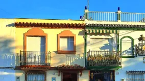 Adosado en venta de 2 dormitorios en Estepona Puerto