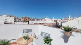Pareado de 2 dormitorios en venta en Estepona Casco Antiguo