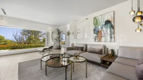 Villa en venta con 4 dormitorios en Benahavis