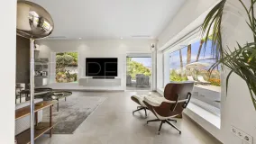 Villa en venta con 4 dormitorios en Benahavis