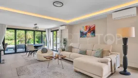 Buy Guadalmina Alta villa with 4 bedrooms
