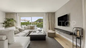 Buy 4 bedrooms villa in Guadalmina Alta
