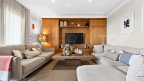 Comprar apartamento con 3 dormitorios en Malaga - Este