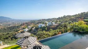 Villa for sale in La Mairena with 6 bedrooms