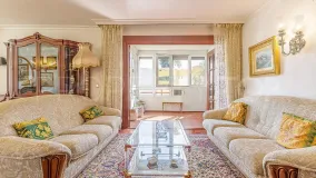 Pedregalejo, apartamento de 5 dormitorios en venta