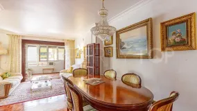 Pedregalejo, apartamento de 5 dormitorios en venta