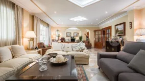 Se vende villa en Atalaya de Rio Verde con 5 dormitorios