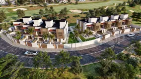 For sale town house with 3 bedrooms in Estepona Golf