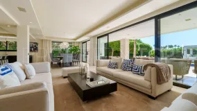 Villa with 6 bedrooms for sale in Nueva Andalucia