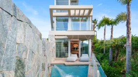 Villa con 4 dormitorios en venta en Nueva Andalucia