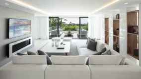 5 bedrooms villa for sale in Nueva Andalucia