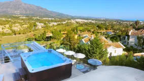 Villa en venta con 7 dormitorios en Nueva Andalucia