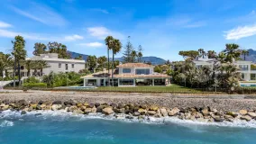 Villa for sale in Guadalmina Baja