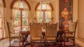 6 bedrooms Nueva Andalucia villa for sale