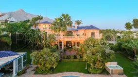 6 bedrooms Nueva Andalucia villa for sale