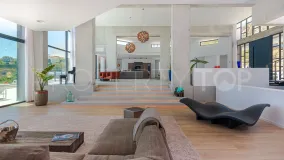 For sale Paraiso Alto villa with 6 bedrooms