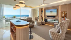 Puente Romano, atico duplex con 6 dormitorios en venta