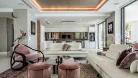 For sale villa with 5 bedrooms in Las Lomas del Marbella Club