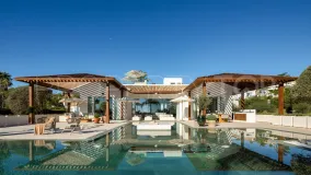 6 bedrooms Nueva Andalucia villa for sale