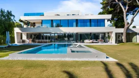 For sale villa in Los Monteros Playa with 6 bedrooms