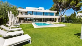 For sale villa in Los Monteros Playa with 6 bedrooms