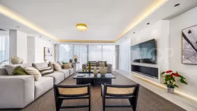 For sale villa in Nueva Andalucia