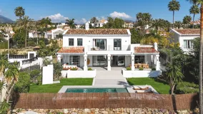 Villa en venta en Nueva Andalucia